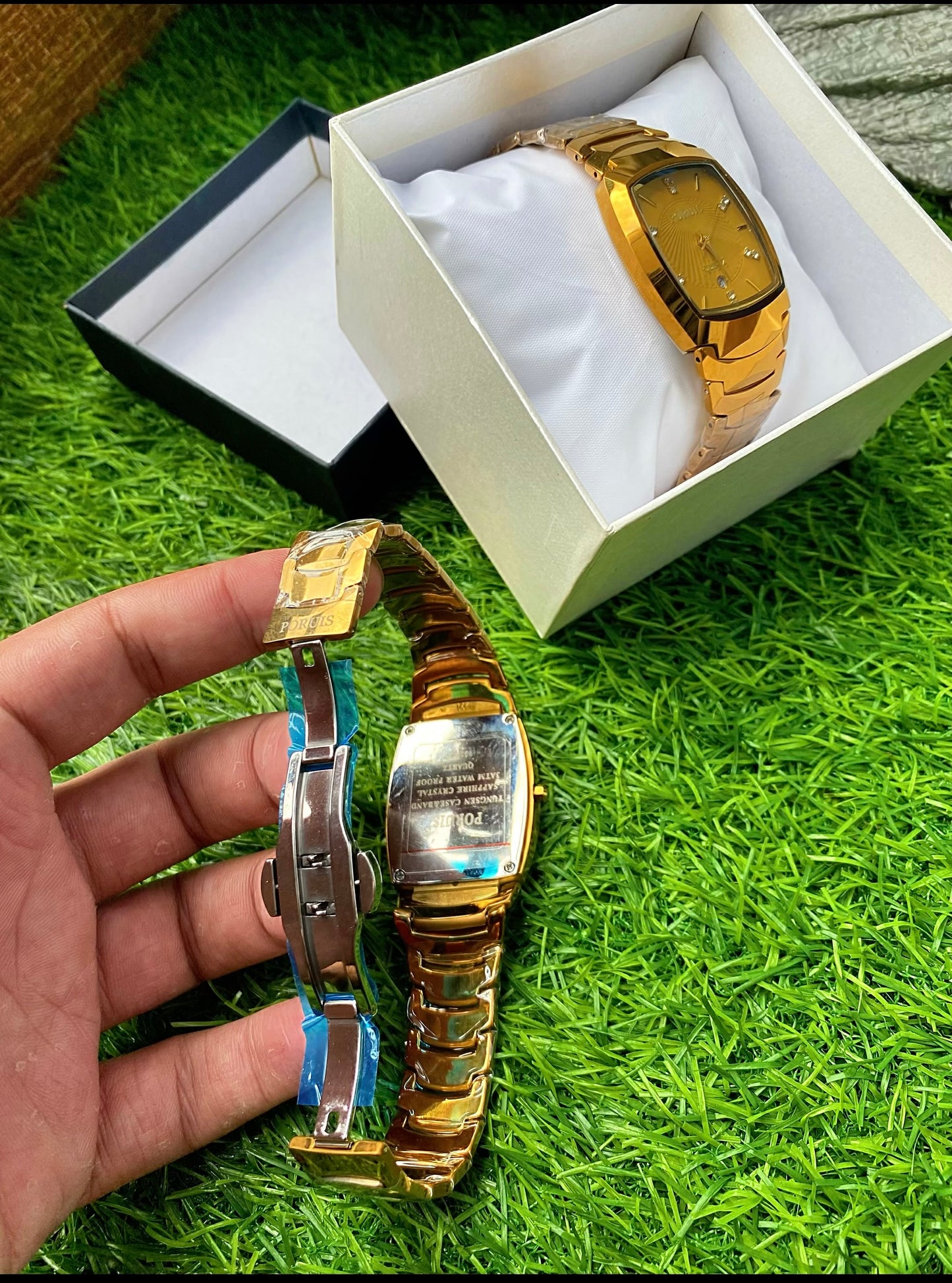 Full Diastar waterproof and scratch proof With Date Function