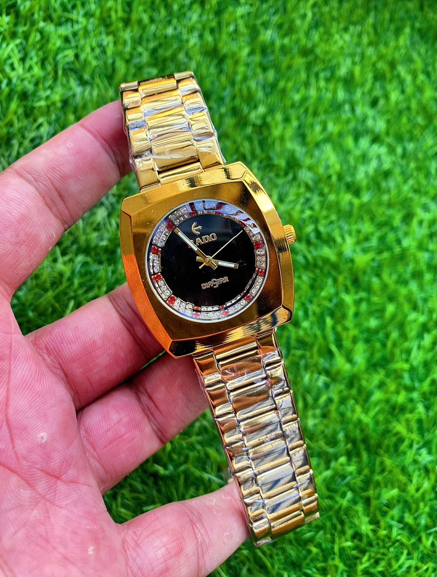 Luxury Diamond Bezel Men’s Wristwatch – Elegant Design Doubel Lock