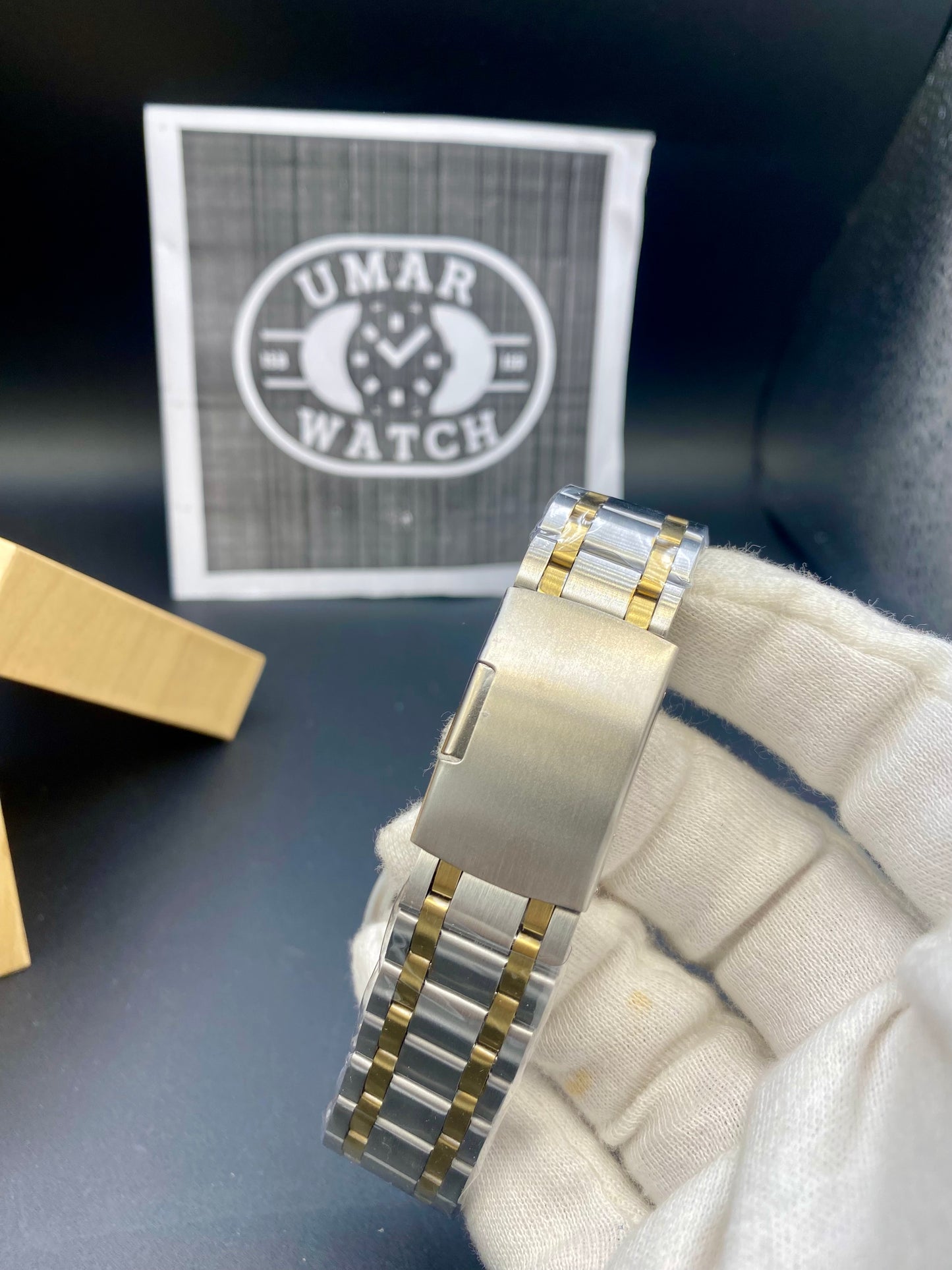 Classic Two-Tone Watch for Men – A Timeless Choice for All Events