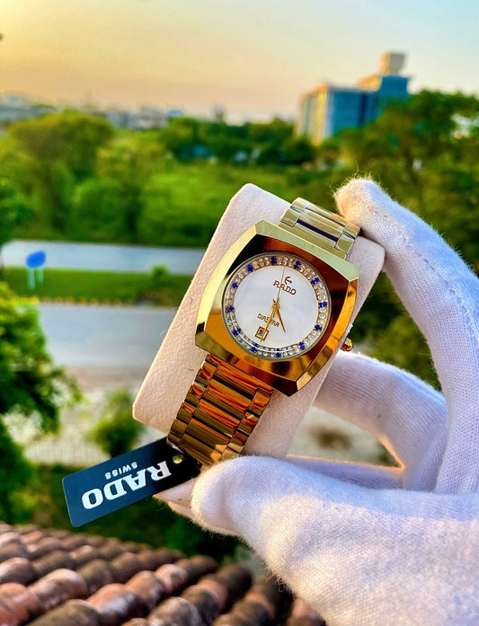 Luxury Diamond Studded Analog Wrist Watch with Date Display
